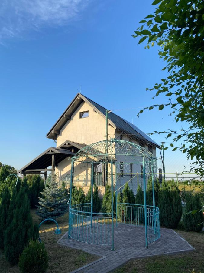 Green Oasis Appartement Stolniceni-Prajescu Buitenkant foto
